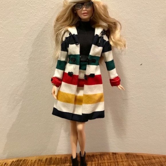 The Hudson Bay Collectable Barbie - Picture 3 of 3